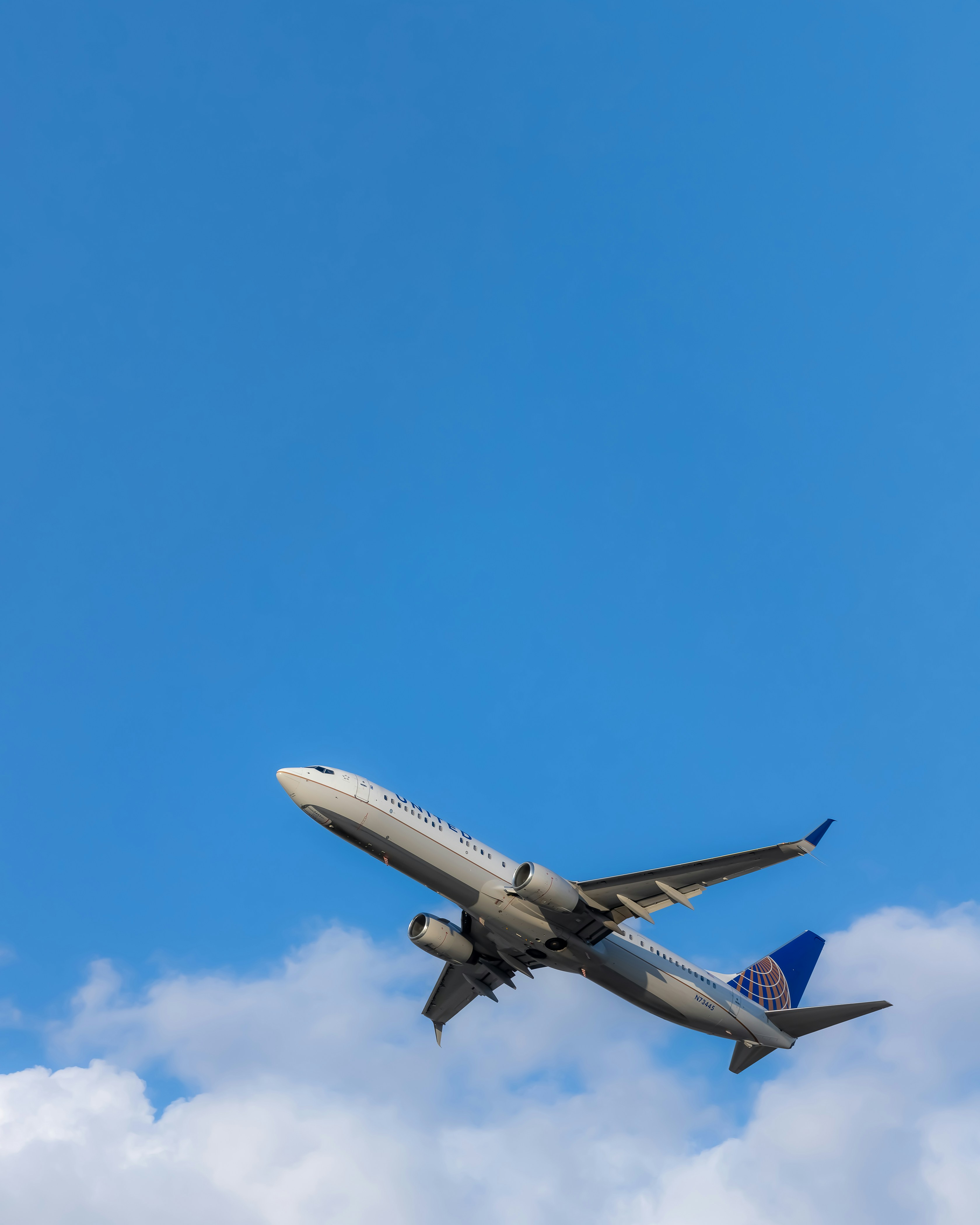 Item not ahttps://ia600105.us.archive.org/8/items/talk-to-live-guide/Delta_Airliness_Customer_Support_Service_Talk_to_a_Live_Person_Guide.pdfvailable